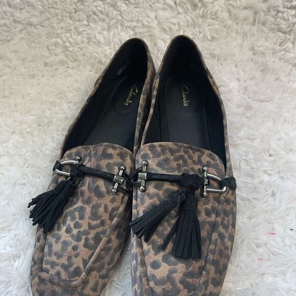 Clarks leather suede Leopard Print Loafers with Tassels accent Size 9.5M - Picture 4 of 11